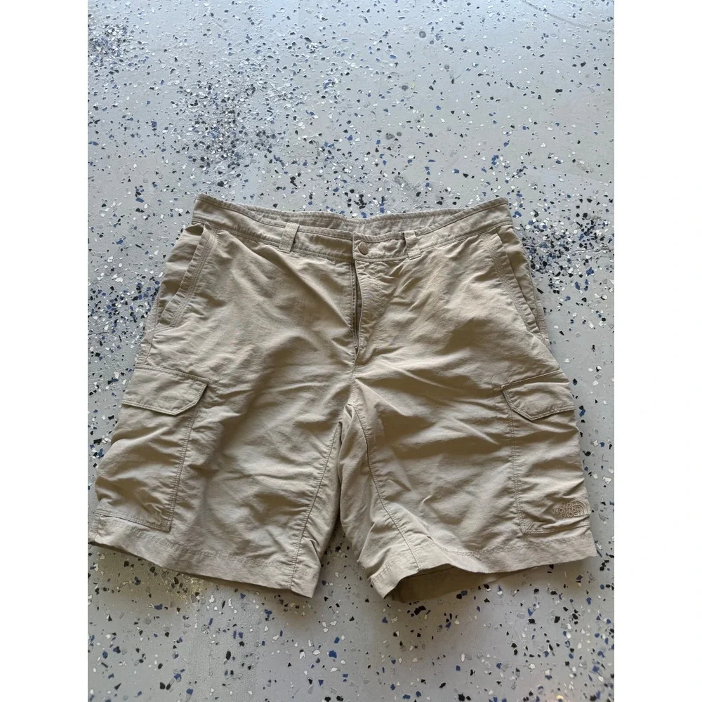 The North Face Cargo Shorts Hiking Travel Outdoor Khaki Mens Size‎ 38